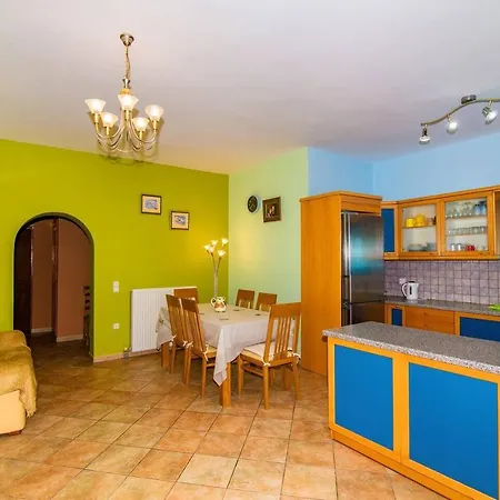 -grand House Tassos- Vilă *